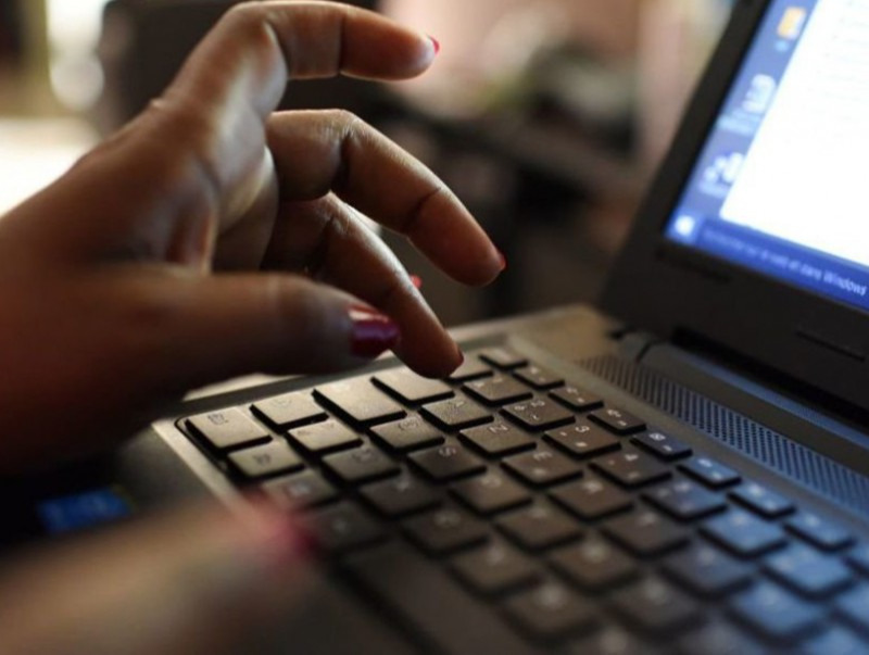 Баталгаагүй линк дээр дарж залилуулжээ